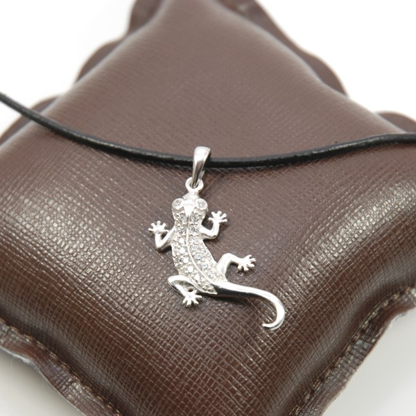 Pendentif lézard noir - Canada